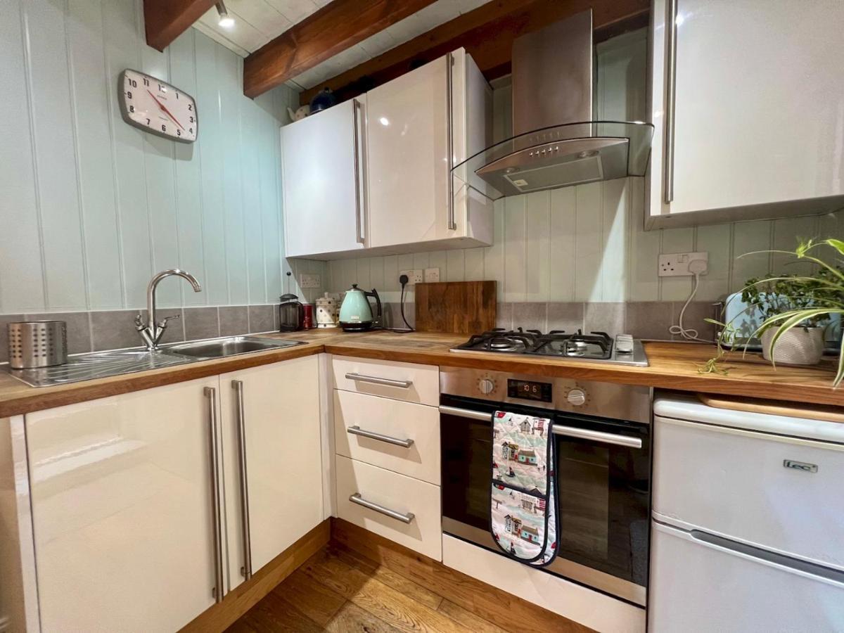 Pass The Keys 64 Church Street Characterful 2-Bed Cottage In The Heart Of Town Kingsbridge  Exteriér fotografie