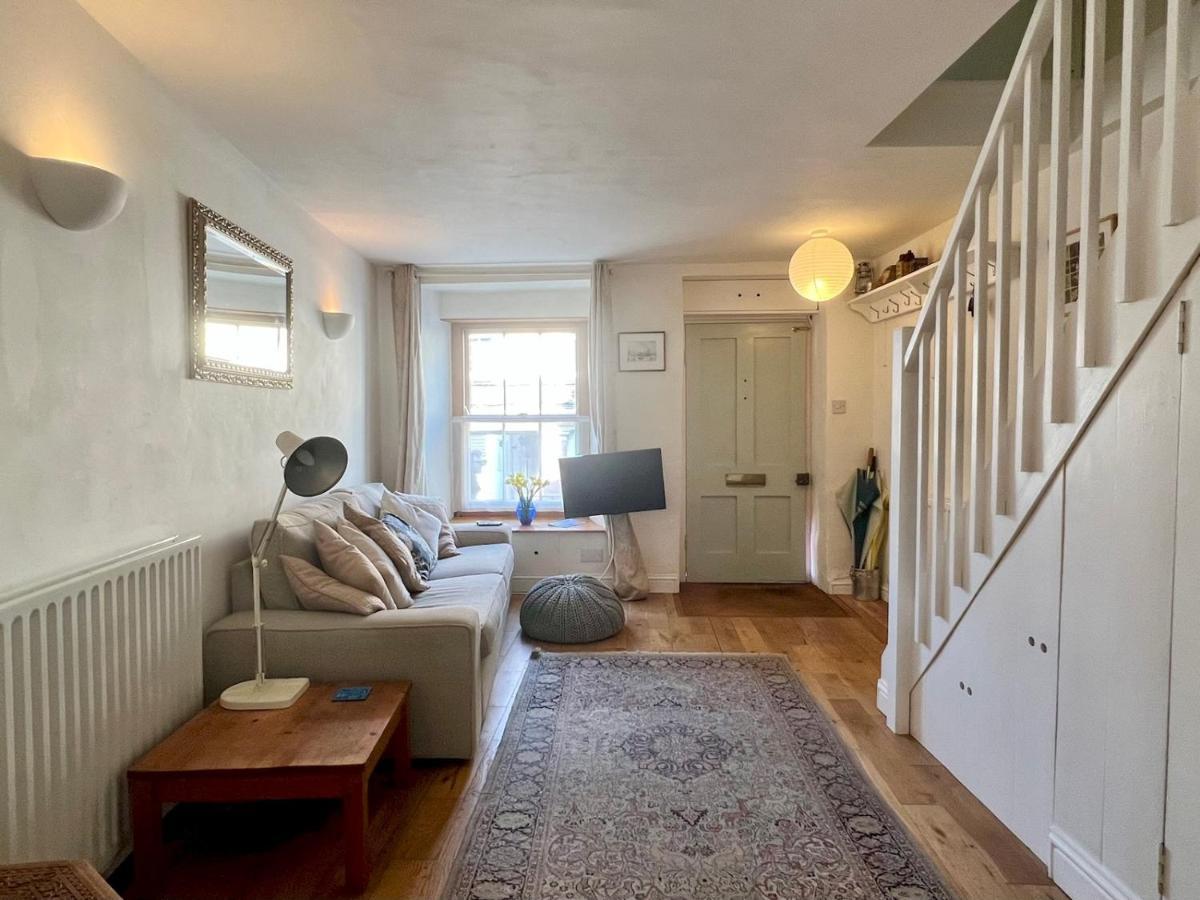 Pass The Keys 64 Church Street Characterful 2-Bed Cottage In The Heart Of Town Kingsbridge  Exteriér fotografie