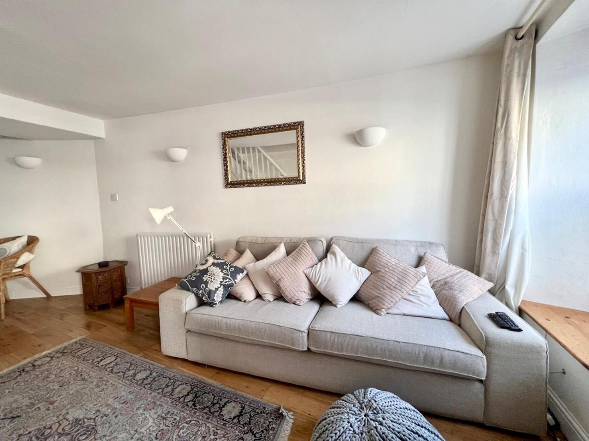 Pass The Keys 64 Church Street Characterful 2-Bed Cottage In The Heart Of Town Kingsbridge  Exteriér fotografie