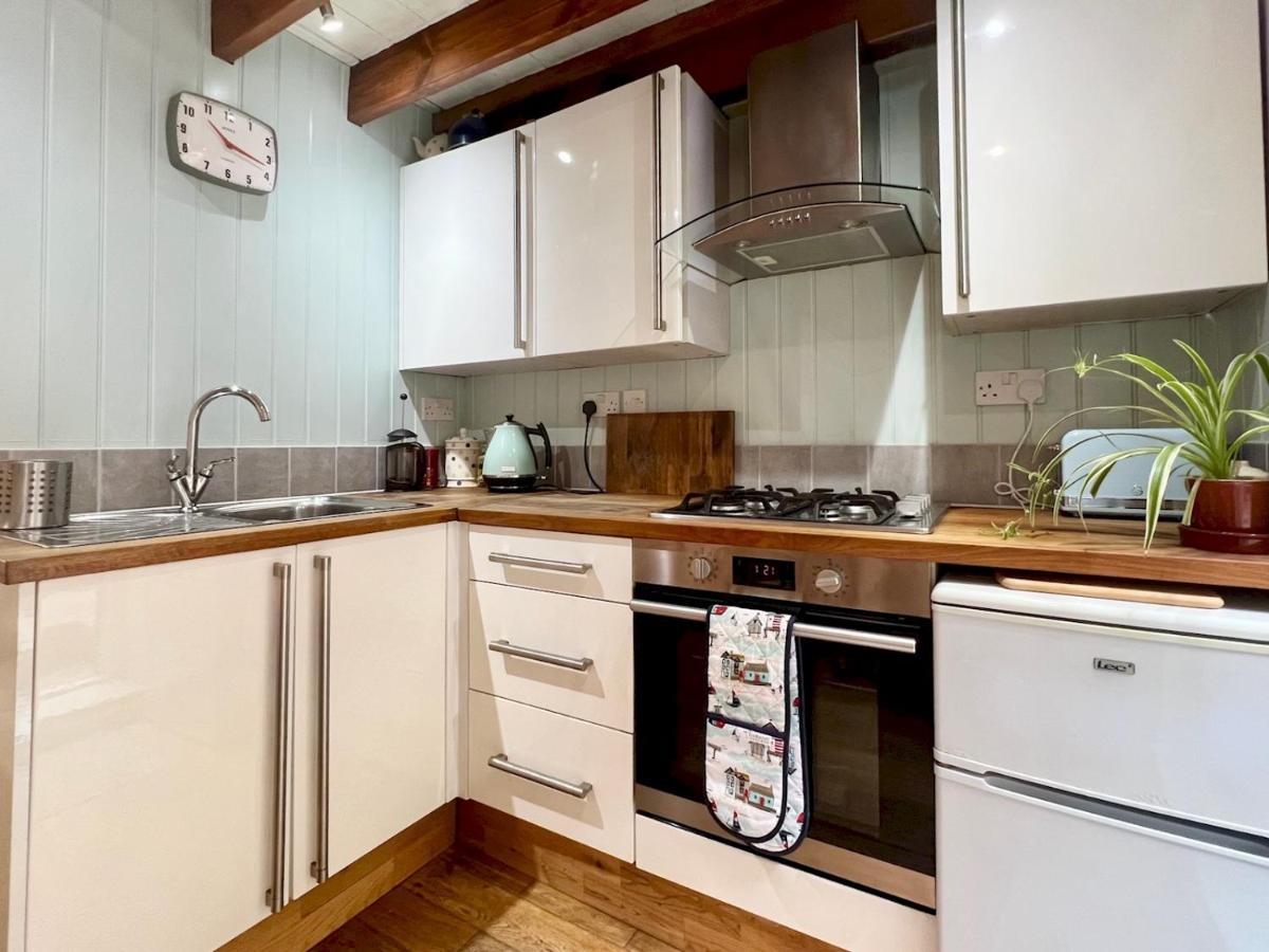 Pass The Keys 64 Church Street Characterful 2-Bed Cottage In The Heart Of Town Kingsbridge  Exteriér fotografie